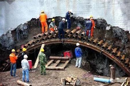 鄂州隧道钢花管支护案例
